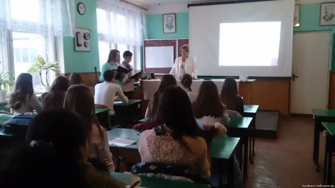Фото 1 з 7: Виховна година "Шануй свого батька і матір свою"
