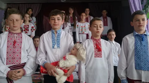 Фото 2 з 2: День Матері