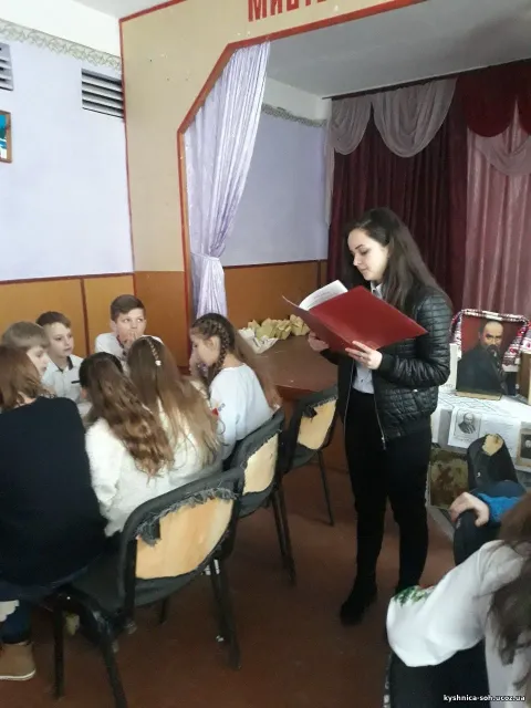 Фото 5 з 11: Тиждень української мови та літератури